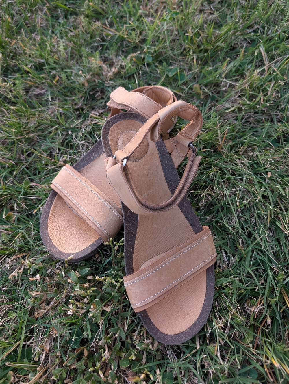 🤎EUC TEVA Ysidro Stitch Wedge Leather Adjustable Slip On Sandals, Light Tan 6.5